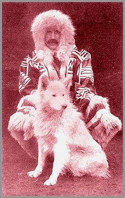 Ernest Kilburn Scott in samojedendracht met Polar Light (Jacko ex Olgalene)